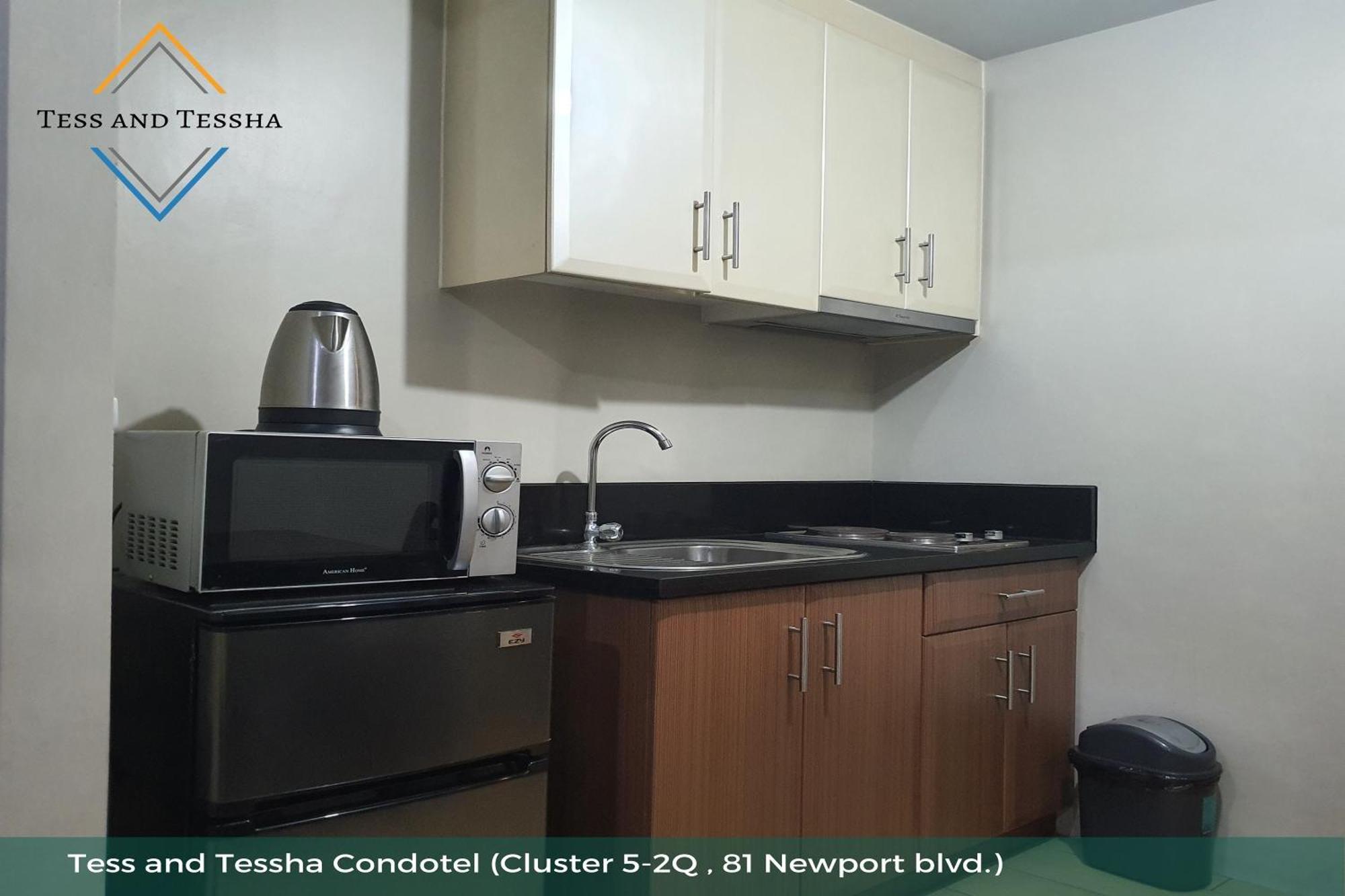 Tess And Tessha Condotel Near T3 Airport 马尼拉 外观 照片
