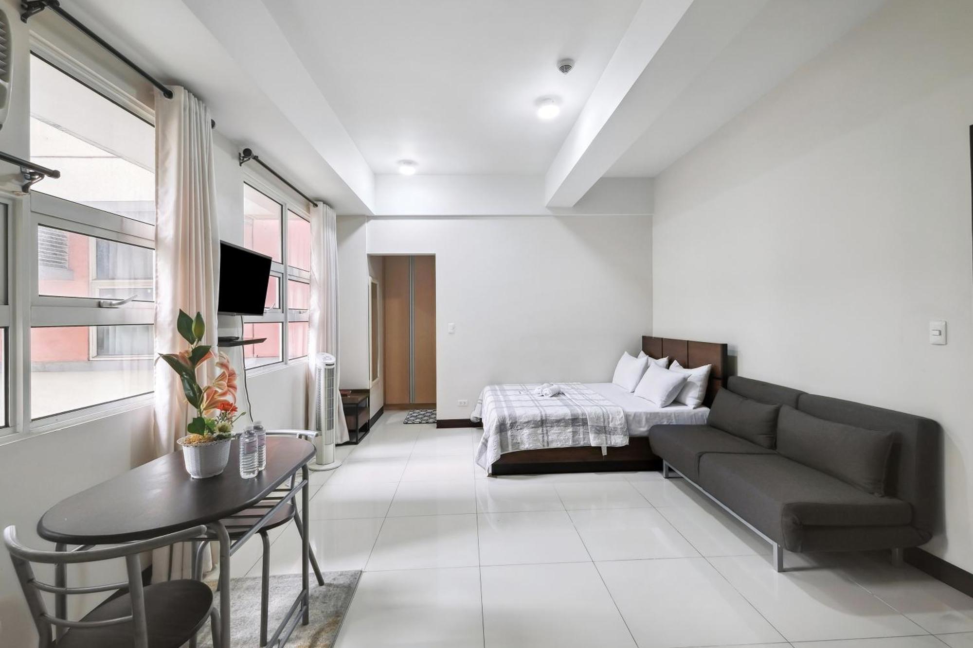 Tess And Tessha Condotel Near T3 Airport 马尼拉 外观 照片